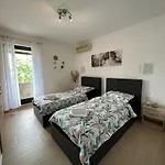 Karolina - Oasis With Free Parking Pula