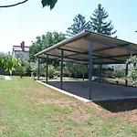 Karolina - Oasis With Free Parking Pula