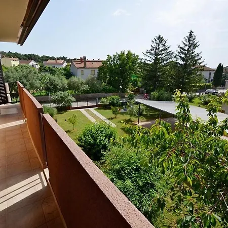 Apartment Karolina - Oasis With Free Parking