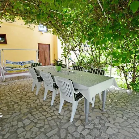 Karolina - Oasis Appartement Pula