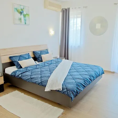 Karolina - Oasis With Free Parking *