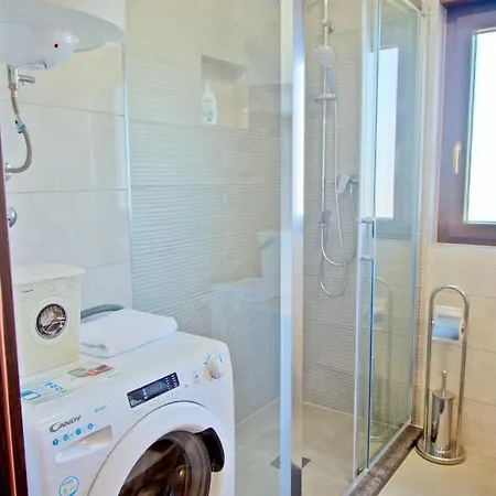 Karolina - Oasis With Free Parking Apartment Pula