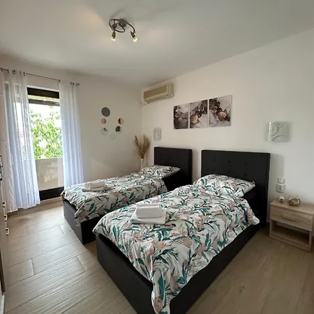 Karolina - Oasis With Free Parking Pula