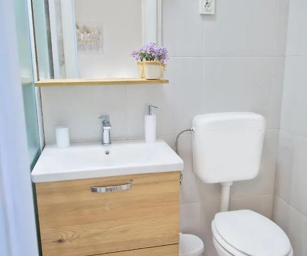 Karolina - Oasis Pula