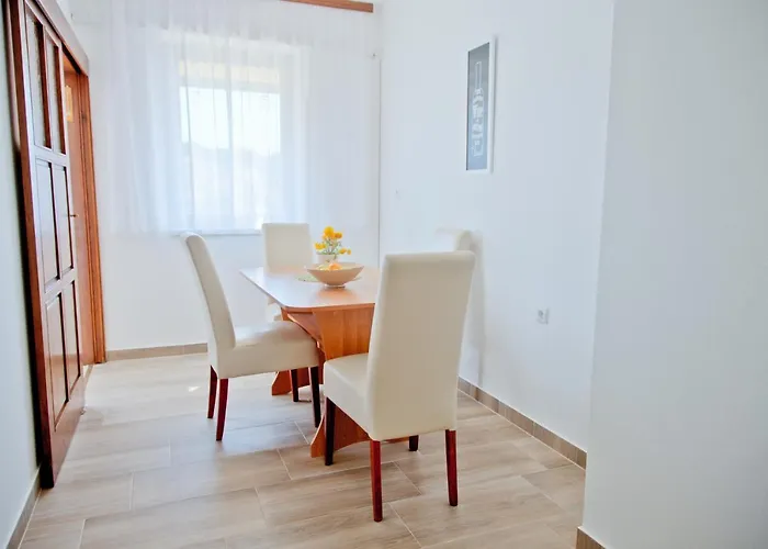 Apartman Karolina - Oasis *