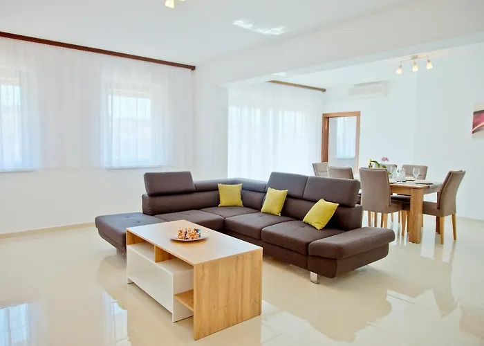 Karolina - Oasis Apartman